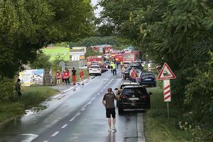 格雷茨卡本场数据：传射建功&3次过人全部成功，评分9.0